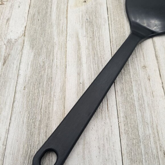 Tailor Made Wide Slotted Spatula Turner Flipper Black Nylon Plastic 11 3/4" - Picture 3 of 8
